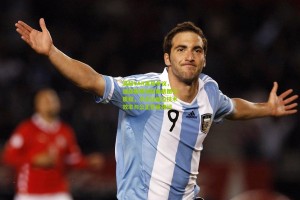 英超VAR再现争议，迪亚斯原地起跳截图引质疑，半自动越位技术效率与公正性受拷问