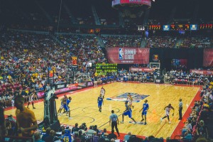 卢指导二次面试大打感情牌！攻心术打动湖人女老板，执教生涯转折点浮出水面